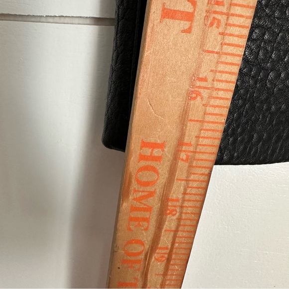 ENA PELLY 6 Classic black woman pebbled leather mini skirt runway luxury grease - Picture 5 of 9